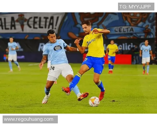 足球战神崛起传奇时刻探索球星背后的辉煌历程与不凡成就